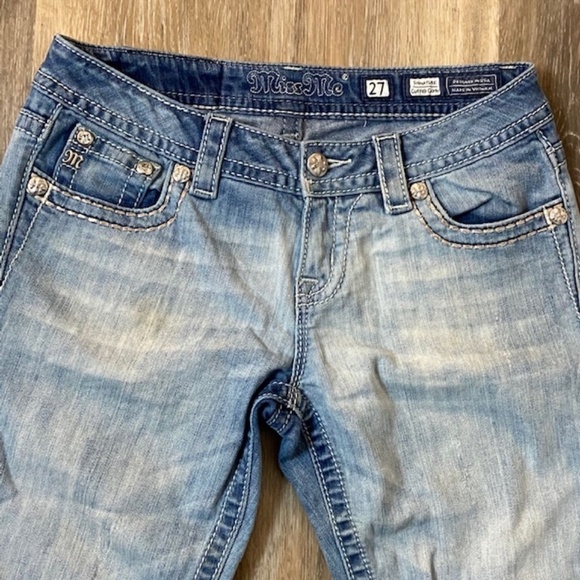 MISS ME Signature Cuffed Capri Bling Pocket Pants - Picture 3 of 10